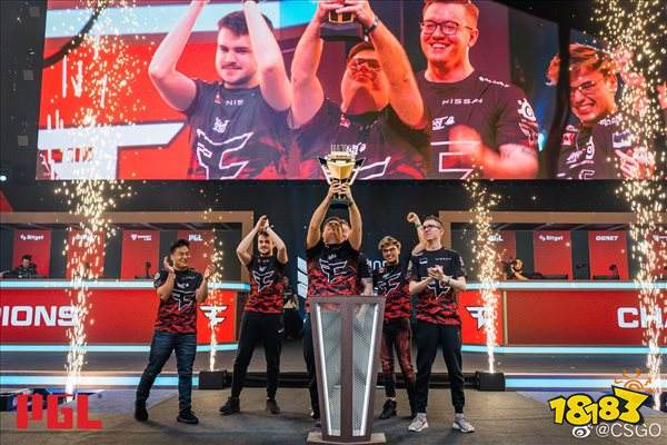 利令人扼腕 利令人扼腕