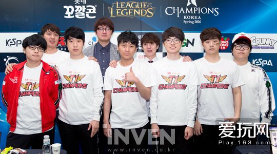 坚持不懈的 坚持不懈的